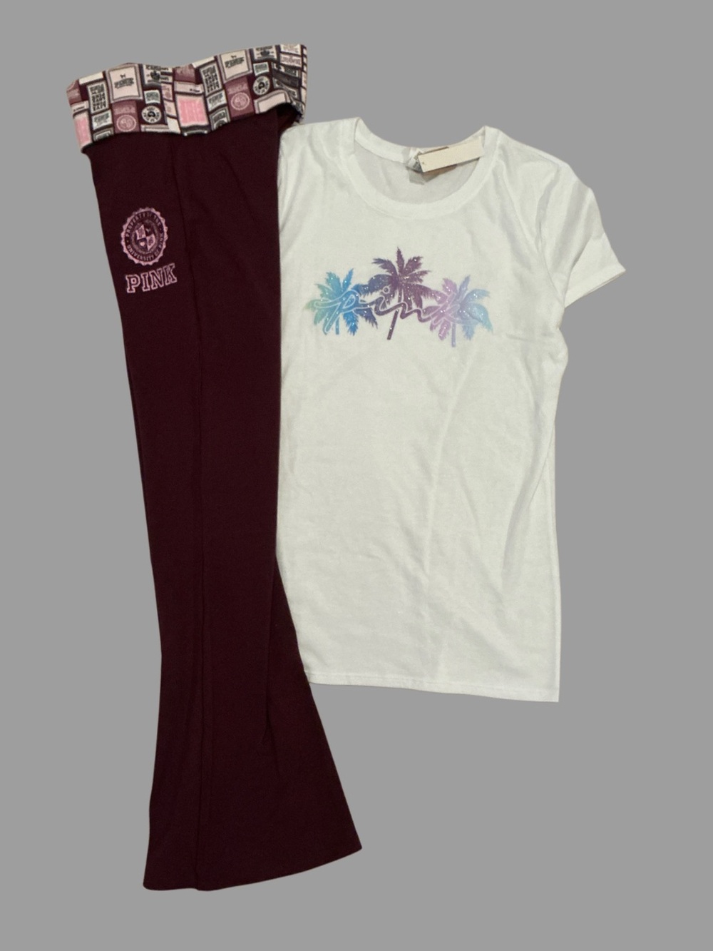 NEW VICTORIAS SECRET PINK 2PC SET. RARE T SHIRT & FLARE LEGGINGS SET